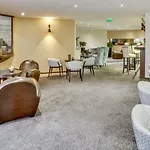 Mercure Saint Quentin موريبا