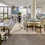 Mercure Saint Quentin فندق