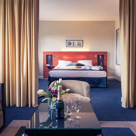 Mercure Maurepas Saint Quentin Hotel