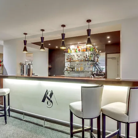 Mercure Maurepas Saint Quentin Hotel 4*