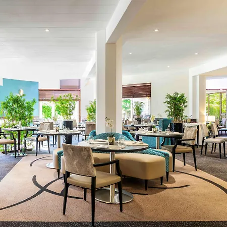 Mercure Maurepas Saint Quentin Hotel 4*