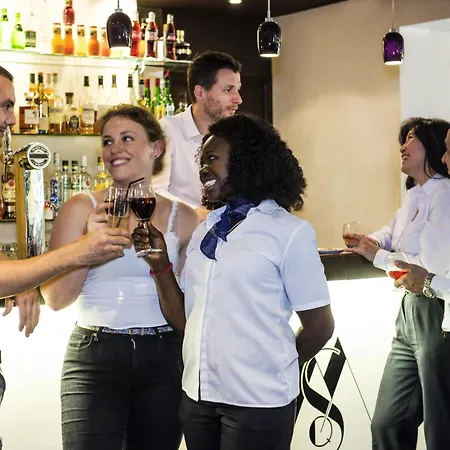 Mercure Saint Quentin Hotel 4*