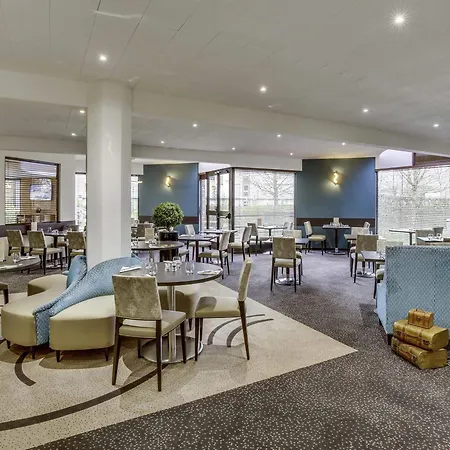 Mercure Saint Quentin ホテル 4*