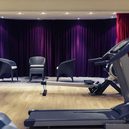 Mercure Saint Quentin Hotel 4*