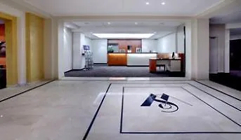 Mercure Saint Quentin Hotel 4*
