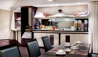 Mercure Saint Quentin Hotel 4*