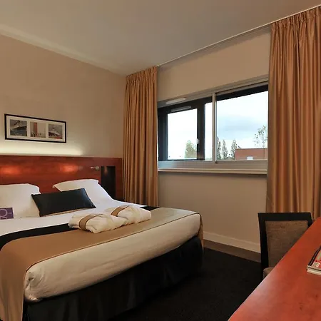 Mercure Maurepas Saint Quentin Hotel 4*