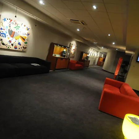 Mercure Maurepas Saint Quentin Hotel 4*