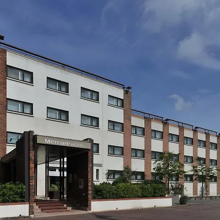 Mercure Maurepas Saint Quentin Hotel 4*