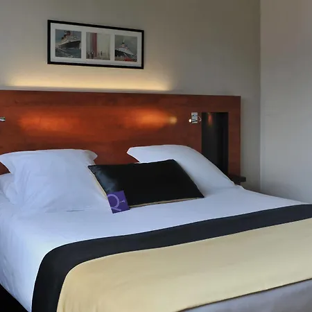Mercure Saint Quentin Hotel 4*