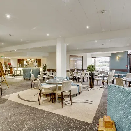 Mercure Saint Quentin 4* 모르파