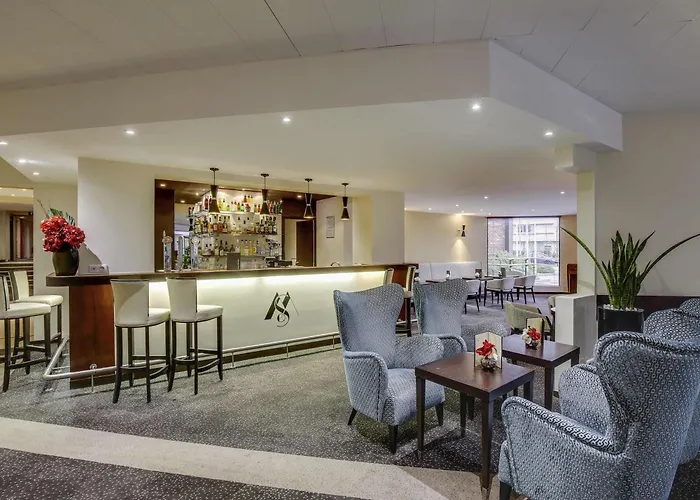 Mercure Saint Quentin 4* Maurepas